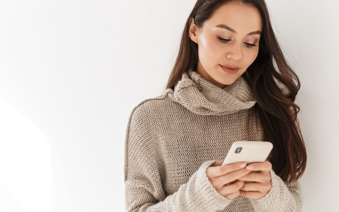 woman viewing abortion options on phone